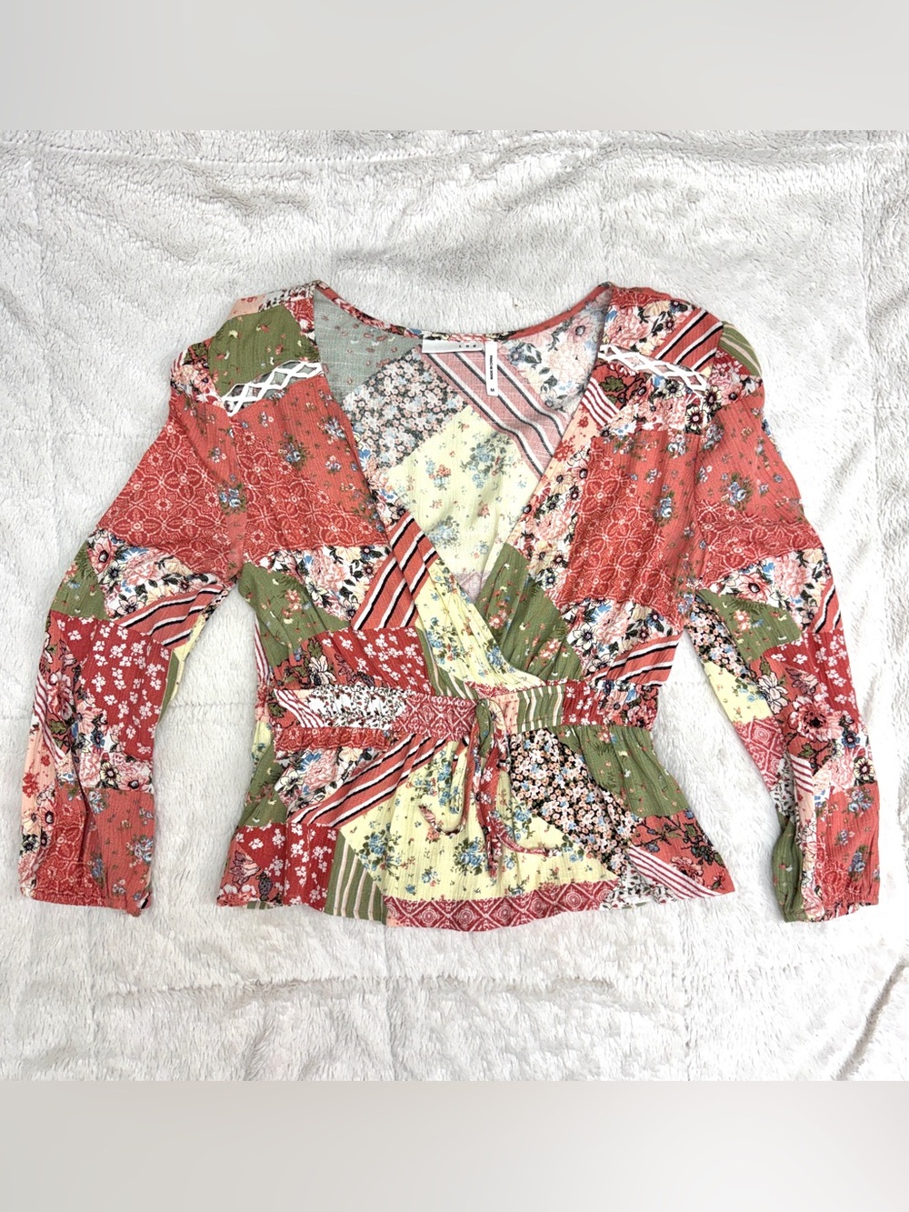 LUQ women’s cropped long sleeve cross front patchwork  top size M pink green